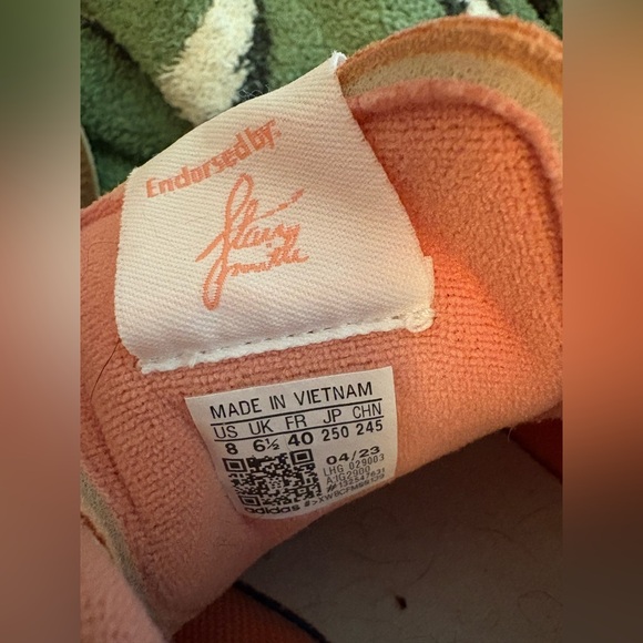 Womens ADIDAS shoe size 8 - Picture 4 of 5